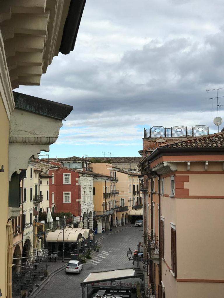 Casa La Margherita Desenzano del Garda Luaran gambar
