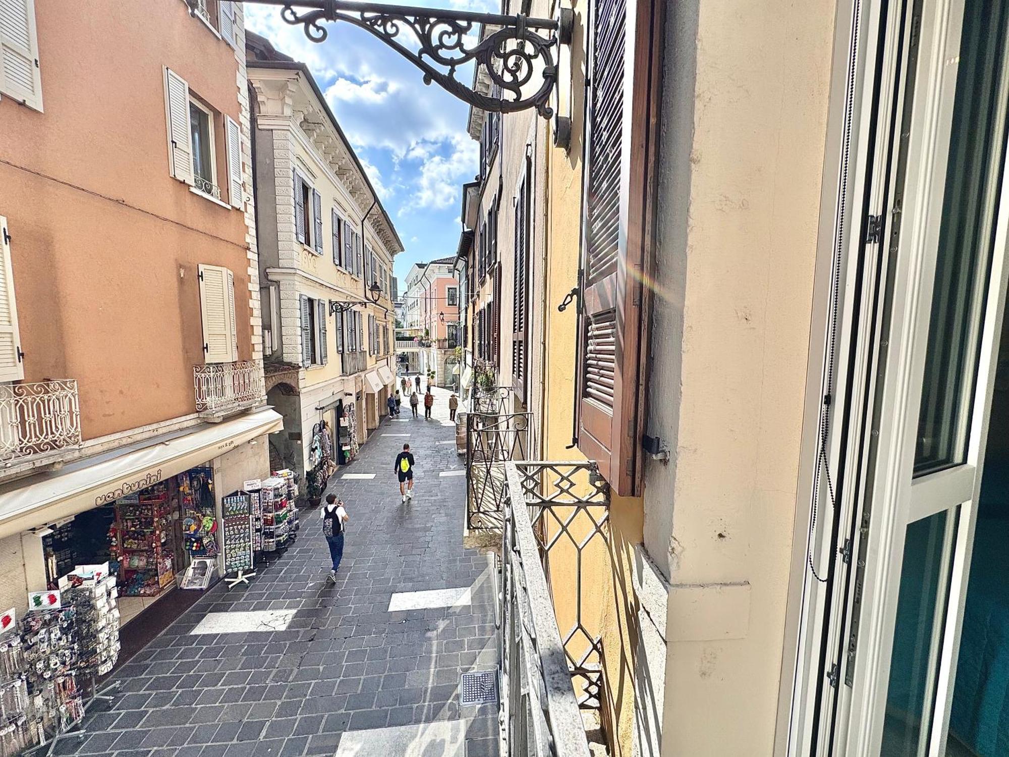 Casa La Margherita Desenzano del Garda Luaran gambar