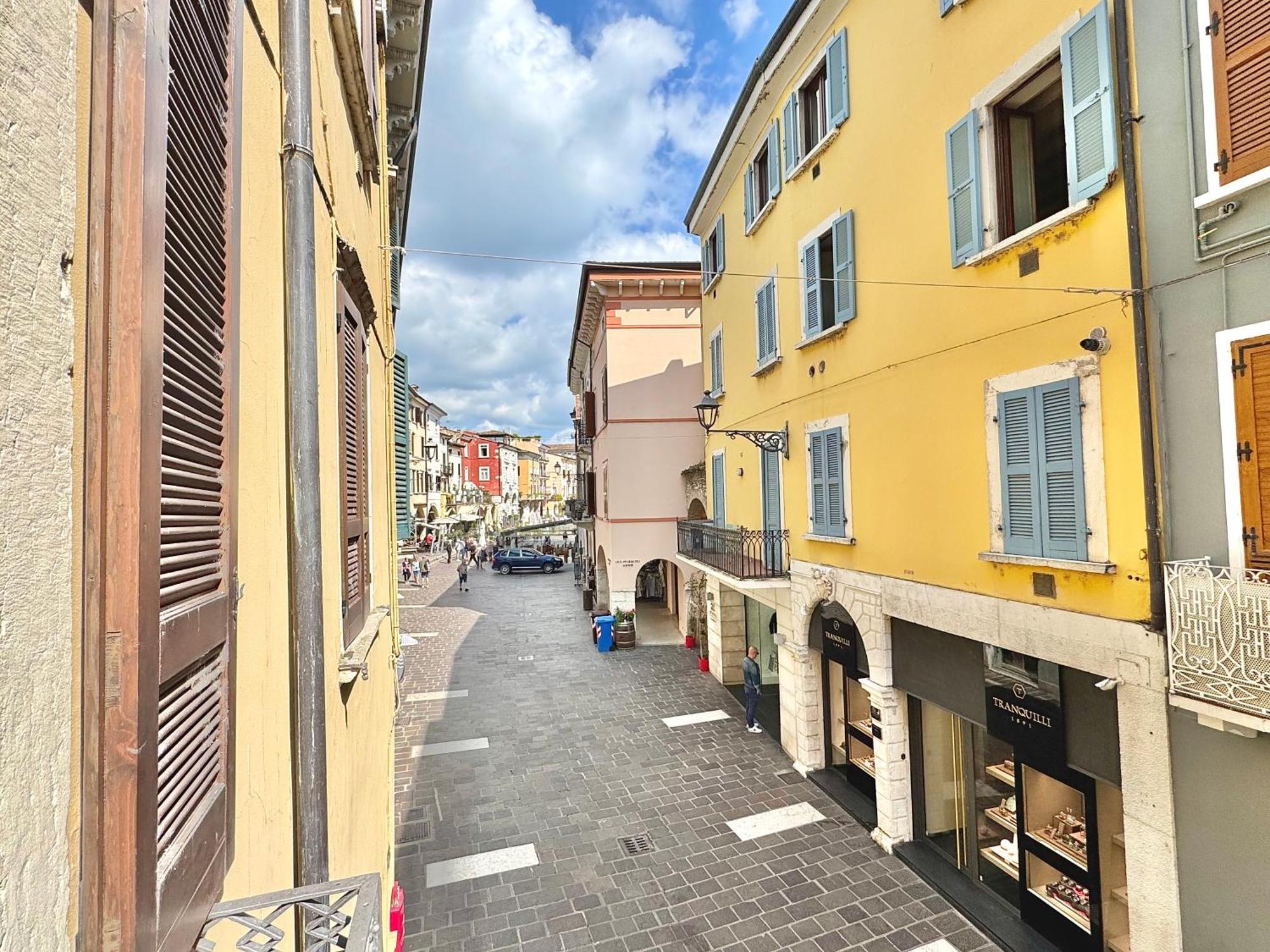 Casa La Margherita Desenzano del Garda Luaran gambar